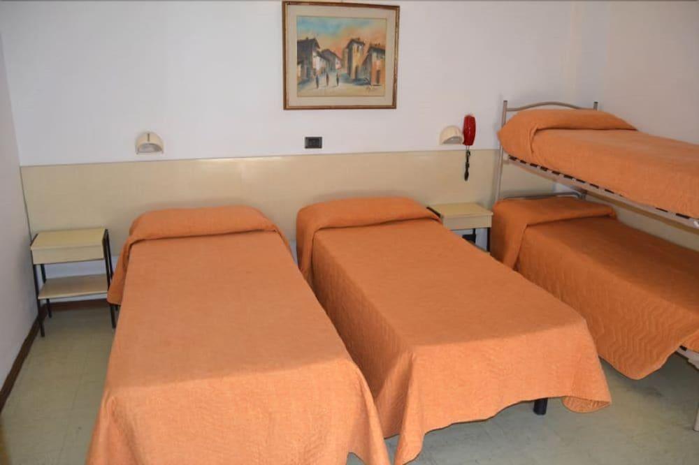 Hotel Sidney Белариа-Игеа Марина Екстериор снимка