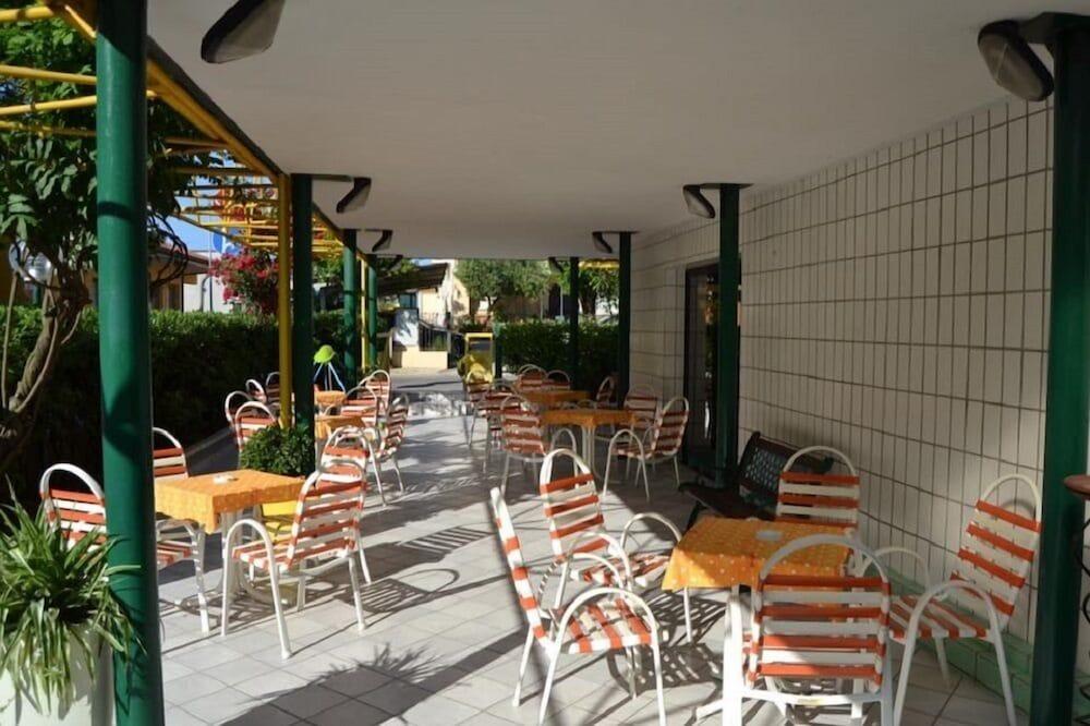 Hotel Sidney Белариа-Игеа Марина Екстериор снимка