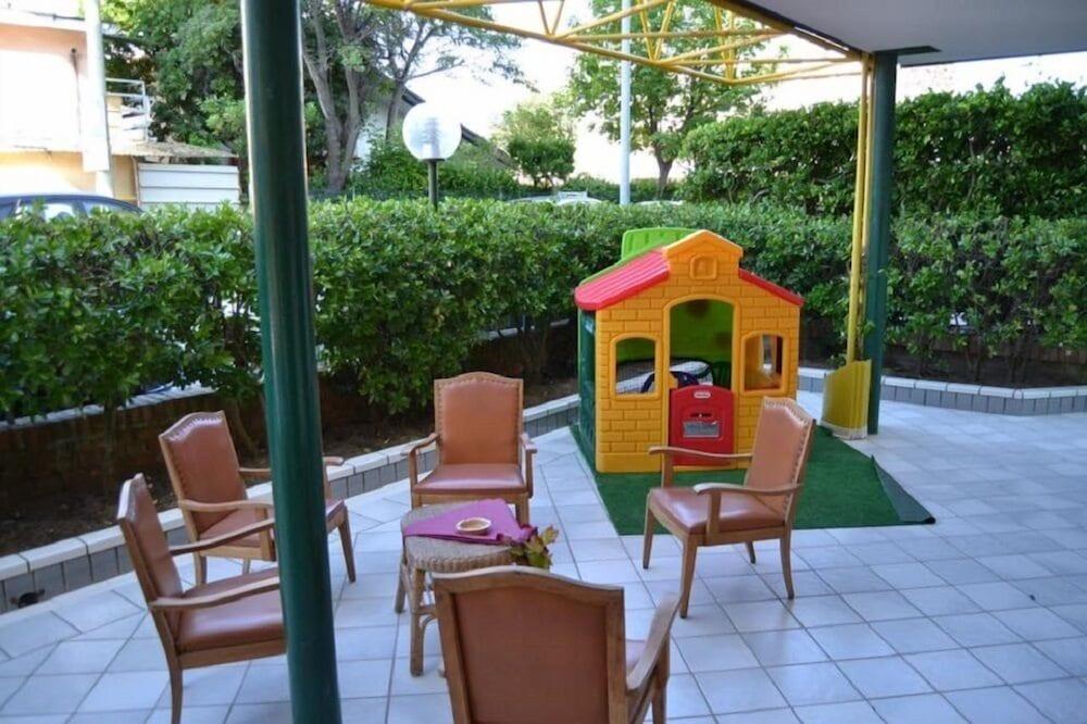 Hotel Sidney Белариа-Игеа Марина Екстериор снимка