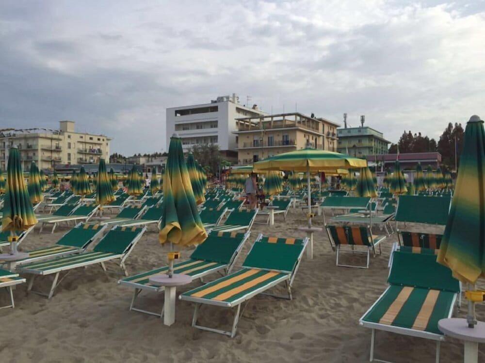 Hotel Sidney Белариа-Игеа Марина Екстериор снимка