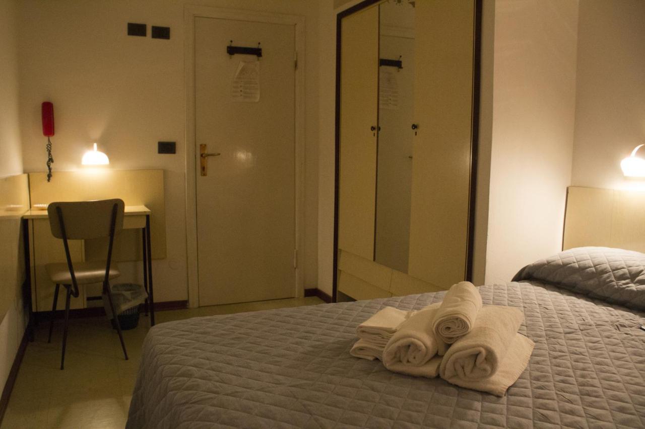 Hotel Sidney Белариа-Игеа Марина Екстериор снимка