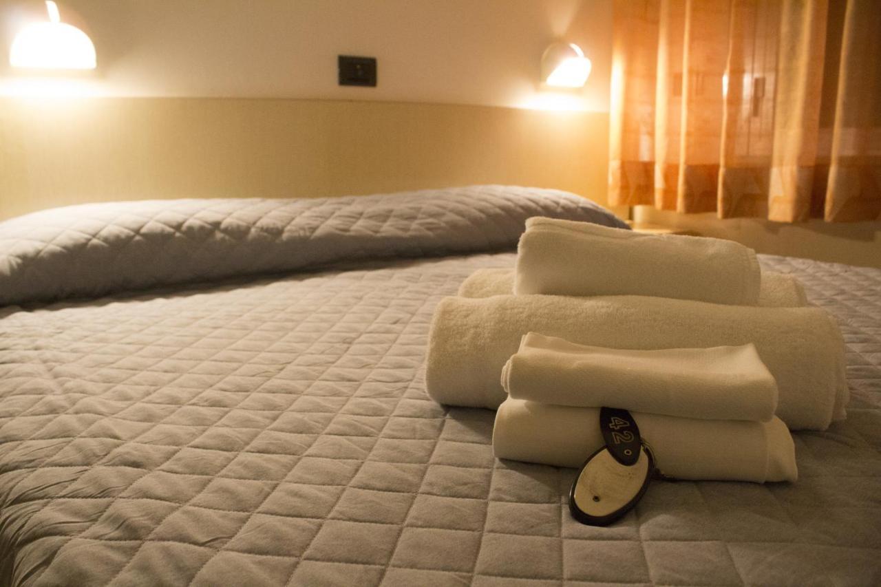 Hotel Sidney Белариа-Игеа Марина Екстериор снимка